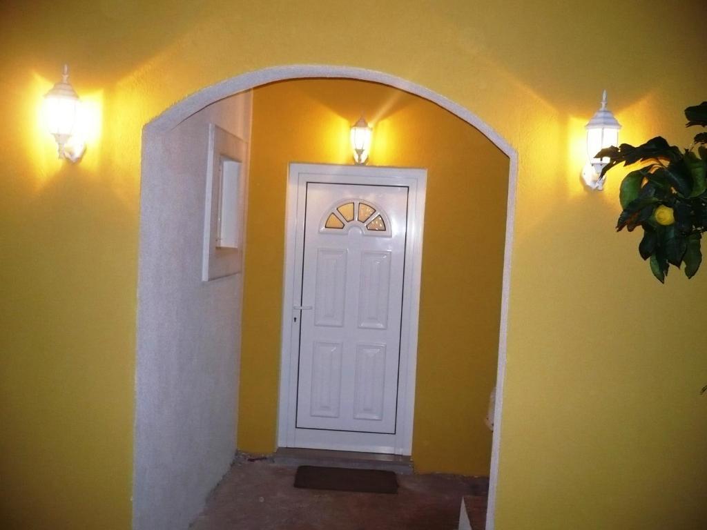 Apartments Brac Supetar Szoba fotó