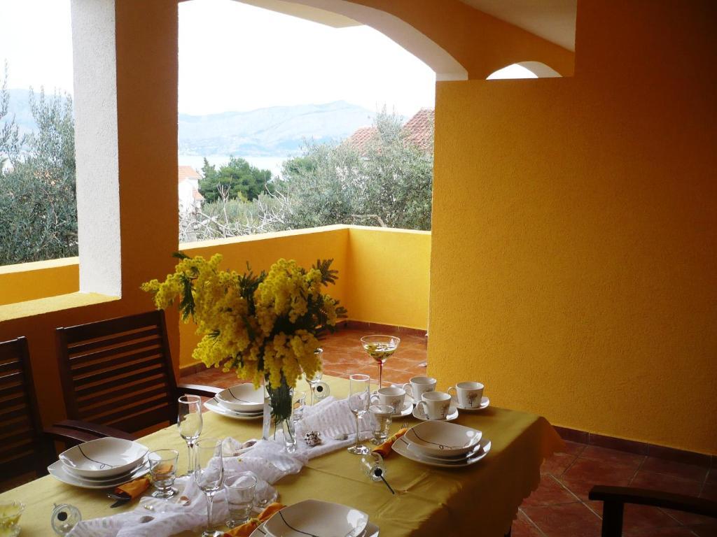 Apartments Brac Supetar Szoba fotó